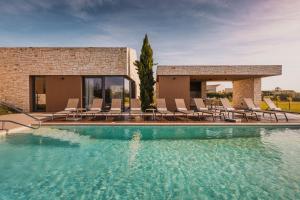 Villa Vigneto near Novigrad for 15 persons with sea view and whirlpool