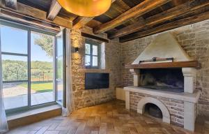 Villa Zvonar near Motovun with large pool and whirlpool 