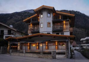 Hotel Viktoria & Landhaus Joggl - 3hvězdičkové hotely ve městě Mayrhofen