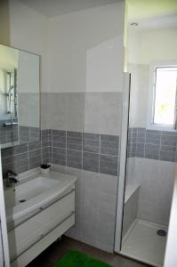 Maison Roche Blanche