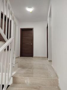 Go Exchange, Block F, Apt. 11