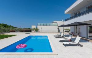 Modern villa Casa Storija with pool in Novigrad