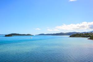 Edge 11 & Free Buggy - Hamilton Island