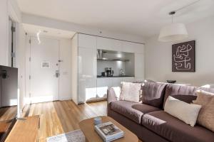 Midtown West 1br w doorman nr rockefeller center NYC-1394