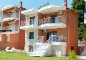 Vacation house with a panoramic sea view and forest - 4hvězdičkové hotely ve městě Polychrono