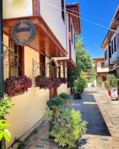 Pasha Suite, Top Floor