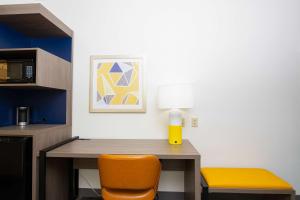 Queen Suite with Two Queen Beds - Accessible/Non-Smoking room in Comfort Suites Oil Center