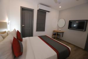 Qotel Comfort IP Residency East Delhi Preet Vihar