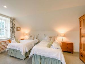 4 Bed in AYR 90038