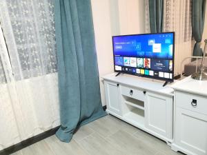 3 BR Cozy Home Skytrain View BKK