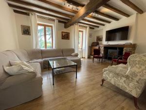 Villas Luxurious Villa in Cazaubon with Swimming Pool : photos des chambres