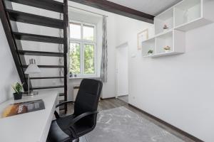 Topolowa Apartment City Centre Cracow by Renters