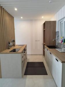 Aqua Marine Apt.6 - Entire Unit