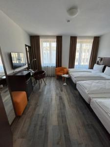 Triple Room room in Hotel Fackelmann