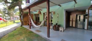 Linda casa na praia novíssima