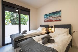 Lotus apartment with pool by Costarentals- Ref 240