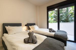 Lotus apartment with pool by Costarentals- Ref 240