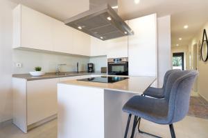 Lotus apartment with pool by Costarentals- Ref 240