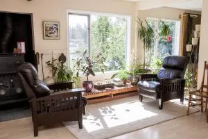 Hidden Valley Bed and Breakfast - Уайтхорс