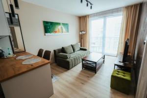 Nowy Złocień Comfort Apartment by BookingHost