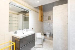 Stunning Center Rome Apartment