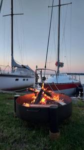 Ferienhaus“ Blaues Wunder“ am Wasser mit Grill