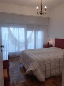 Descanso a Pasos del Mar a 1 cuadra de Guemes 3 Amb con Cohera Cubierta Especial para Familias