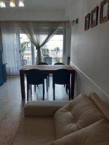 Descanso a Pasos del Mar a 1 cuadra de Guemes 3 Amb con Cohera Cubierta Especial para Familias