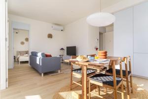 Modern & Bright - Faro Mercado Apt 22 by Lisbeyond