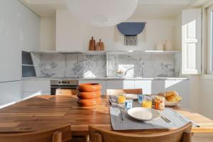 Modern & Bright - Faro Mercado Apt 22 by Lisbeyond