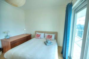 Seaview terrace, 2bedrooms, communal pool COGO1-1