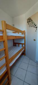 CAPITELLES - Face à la mer et la piscine - front de mer - ref vuail