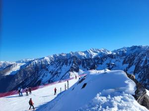 Joli studio vue sur les montagnes avec balcon
