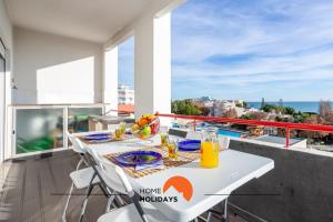 #193 Luxury Ocean View by Home Holidays