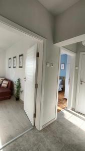 5munutes from the airport & 15 from the City center