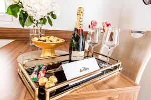 FLOATING SEA HOUSE AURORA