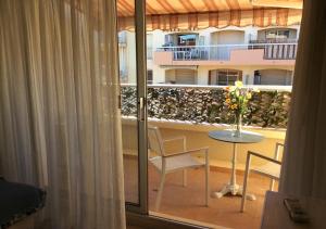 Studio vue mer centre ville avec garage