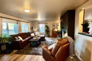 Moody Farmhouse - Albany