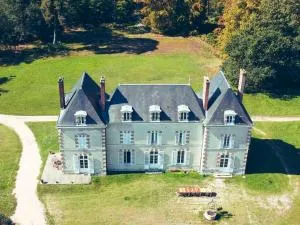 La Breteche-Le château et les dépendances - Jouy-le-Potier