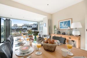 Dorset House, Salcombe, with Free Parking