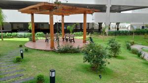 Apartamento com Garagem no Condomínio da Fé, Pertinho da Canção Nova