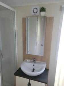 Cozy Caravan Near Edinburgh