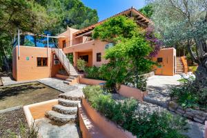 Villa in San Rafael Sleeps 12