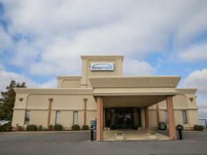 BridgePointe Hotel & Marina