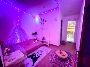 Phòng Có Giường Cỡ Queen Với Ban Công (Queen Room with Balcony)