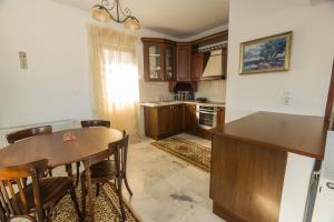 Avgerinos Ηome BREAKFAST BASKET COMPLIMENTARY