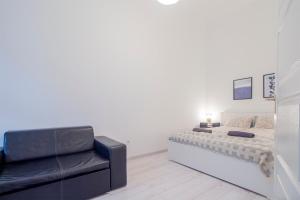 Kalvin 2BDR Apartment with AC