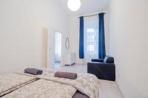 Kalvin 2BDR Apartment with AC