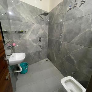 Homestay Comforts 500m from Amritsar Airport