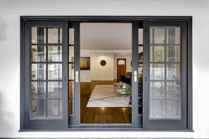 Villa Eden - Woodland Hills